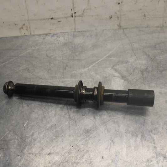 05 YAMAHA YZF R6S FRONT WHEEL RIM AXLE PIVOT BOLT BB462