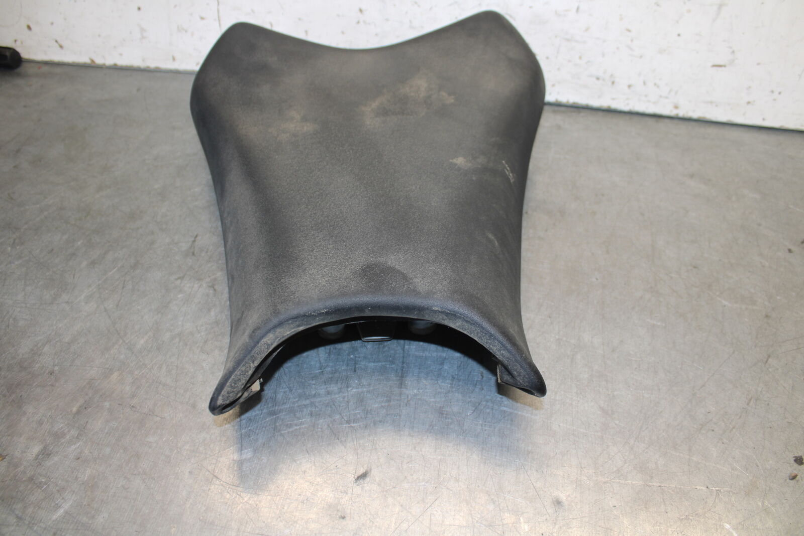 19-23 KAWASAKI NINJA ZX6R FRONT DRIVERS SEAT PAD SADDLE PILLION BB701