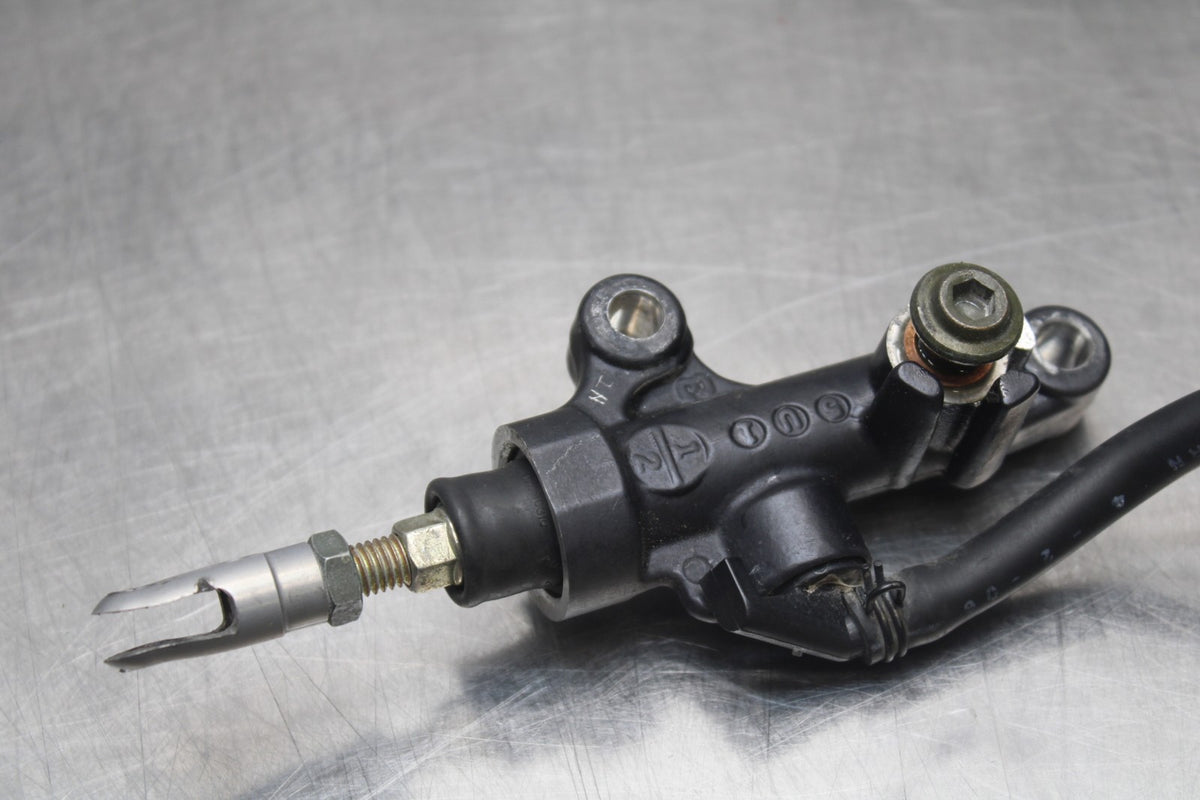 03-05 YAMAHA YZF R6  REAR BACK BRAKE MASTER CYLINDER W RESERVOIR BB793