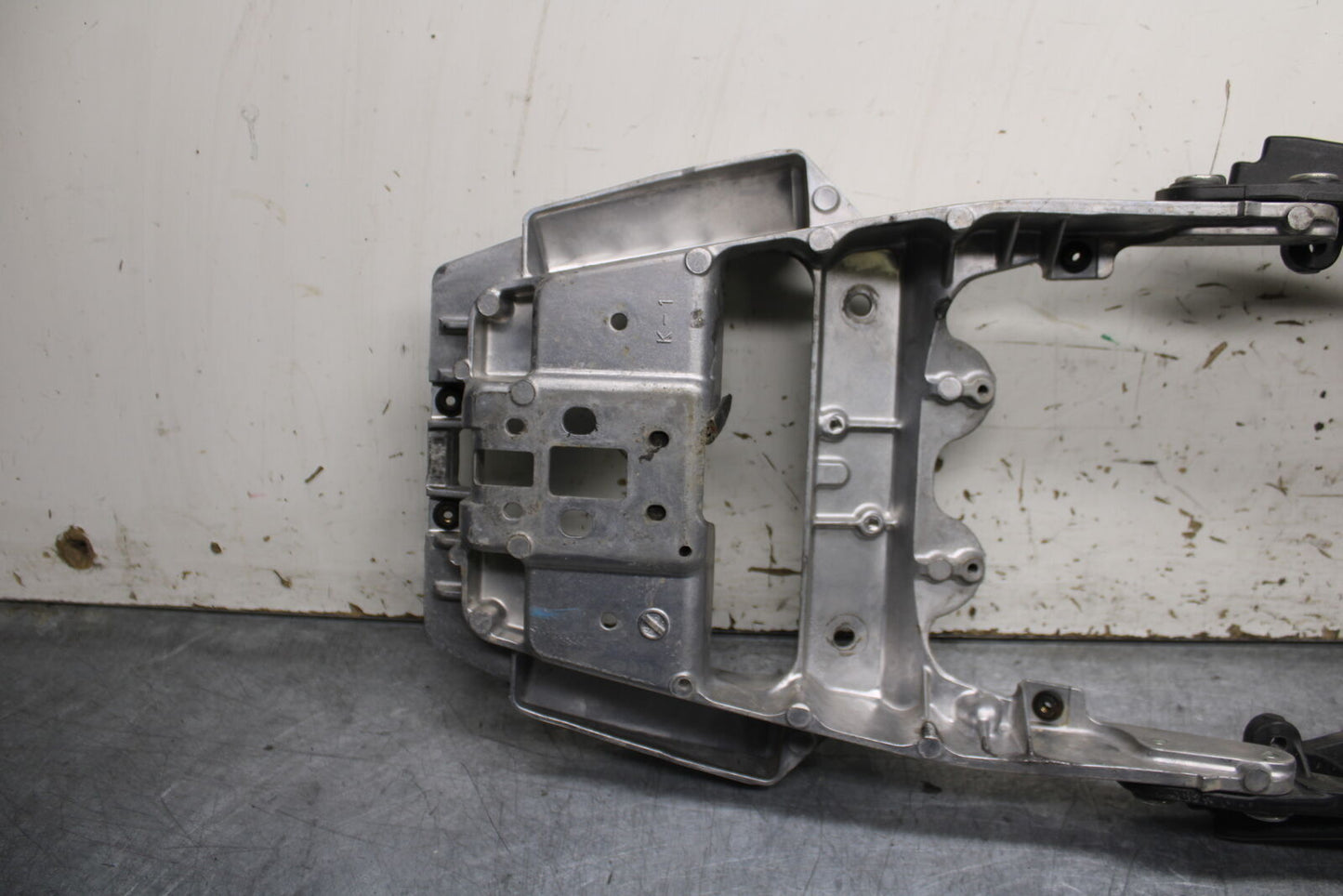 12-13 KAWASAKI Z1000 REAR SUBFRAME BACK SUB FRAME BB743