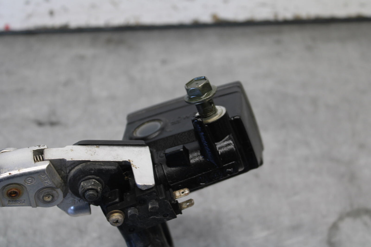 07-09 YAMAHA FZ6 FRONT BRAKE MASTER CYLINDER w/ LEVER BB713