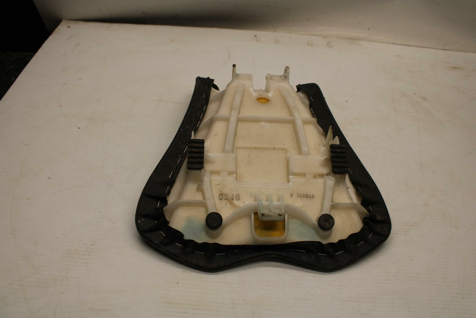 13-18 KAWASAKI NINJA ZX6R FRONT DRIVERS SEAT PAD SADDLE PILLION BB353