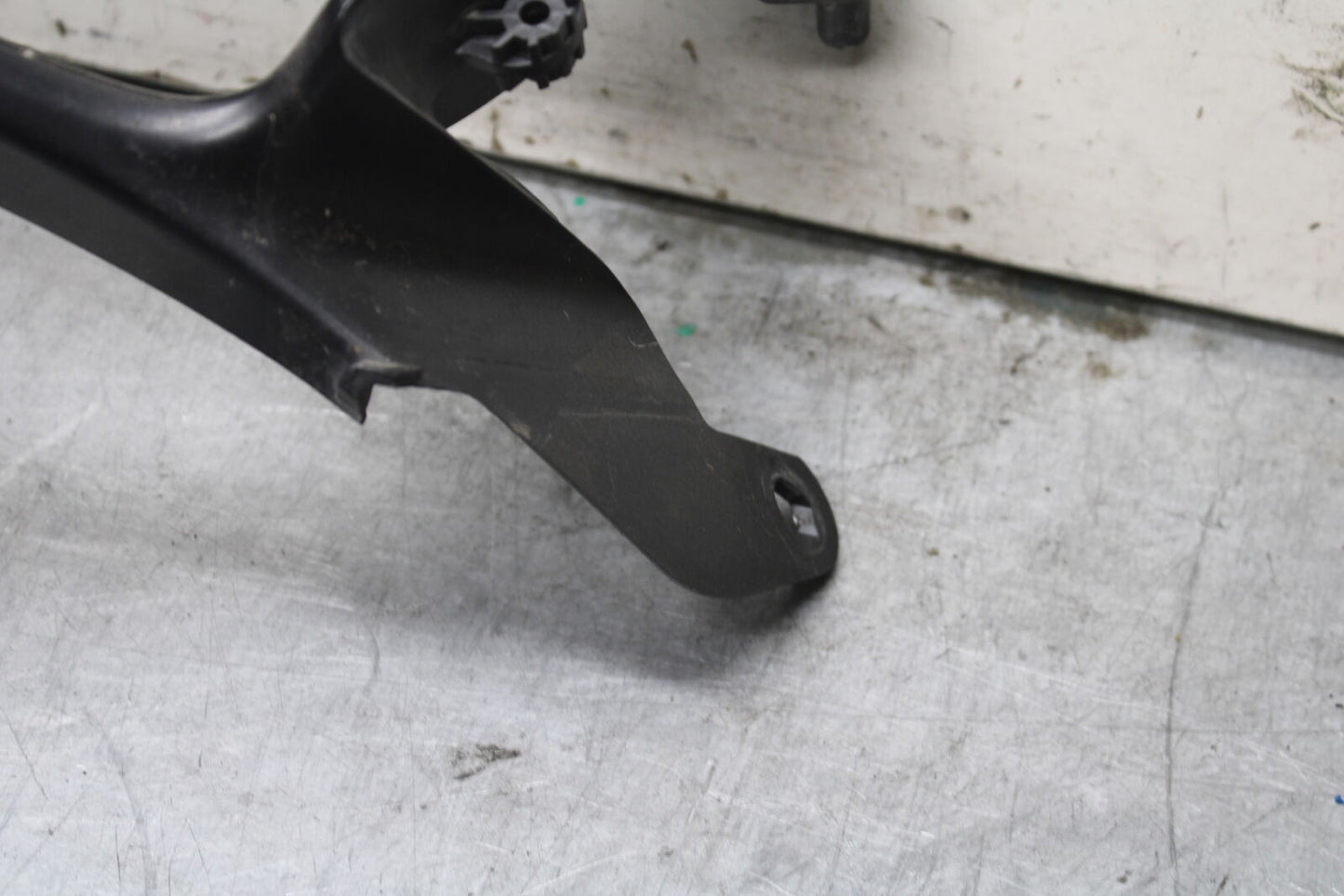 08-09 SUZUKI GSXR600 FRONT CENTER COWL FAIRING BB728
