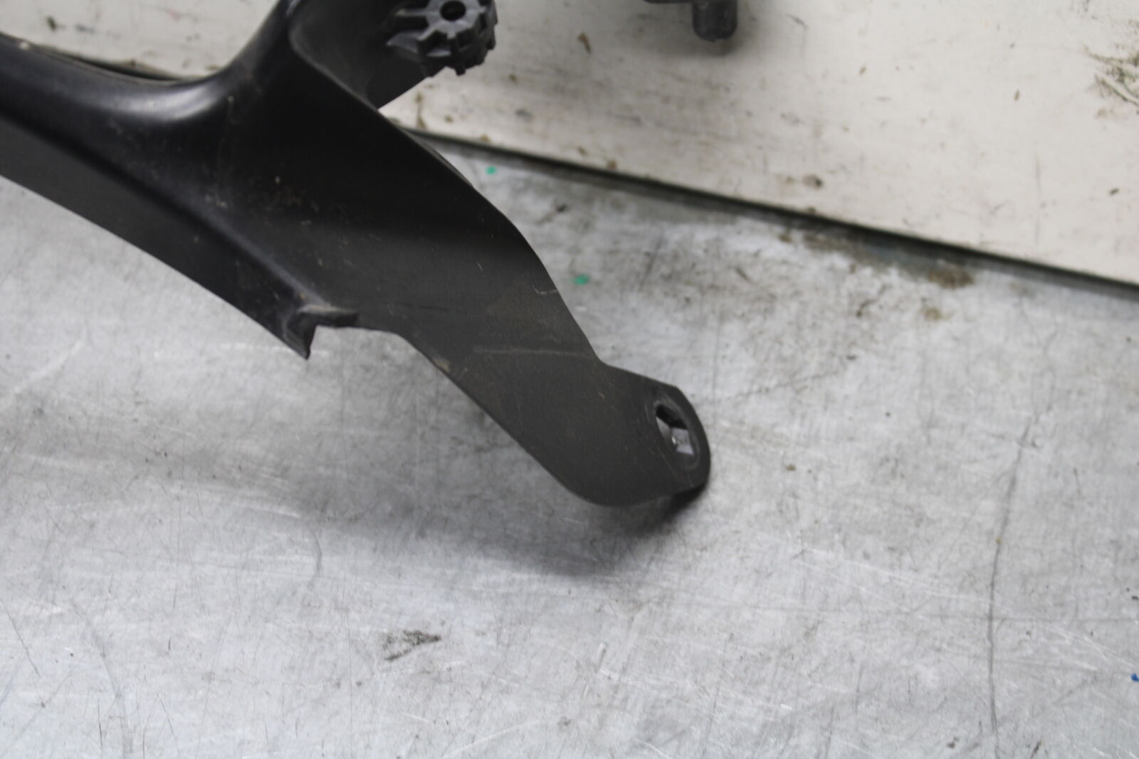 08-09 SUZUKI GSXR600 FRONT CENTER COWL FAIRING BB728