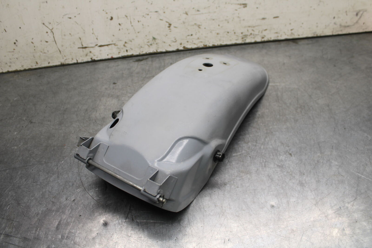 78-81 YAMAHA XS1100 REAR BACK FENDER MUD GUARD BB107