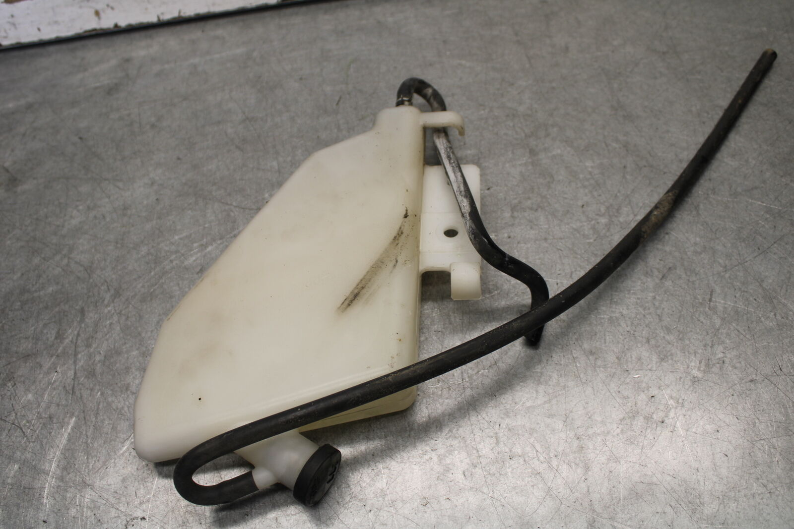 05-06 SUZUKI GSXR1000 COOLANT WATER TANK RESERVOIR BOTTLE 17910-41G00 BB663