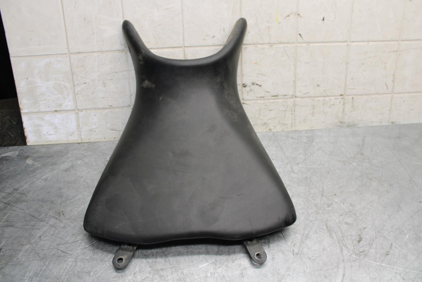 2015 Yamaha YZF R3 FRONT DRIVERS SEAT PAD SADDLE PILLION 1WD-F4710-00-00 BB526