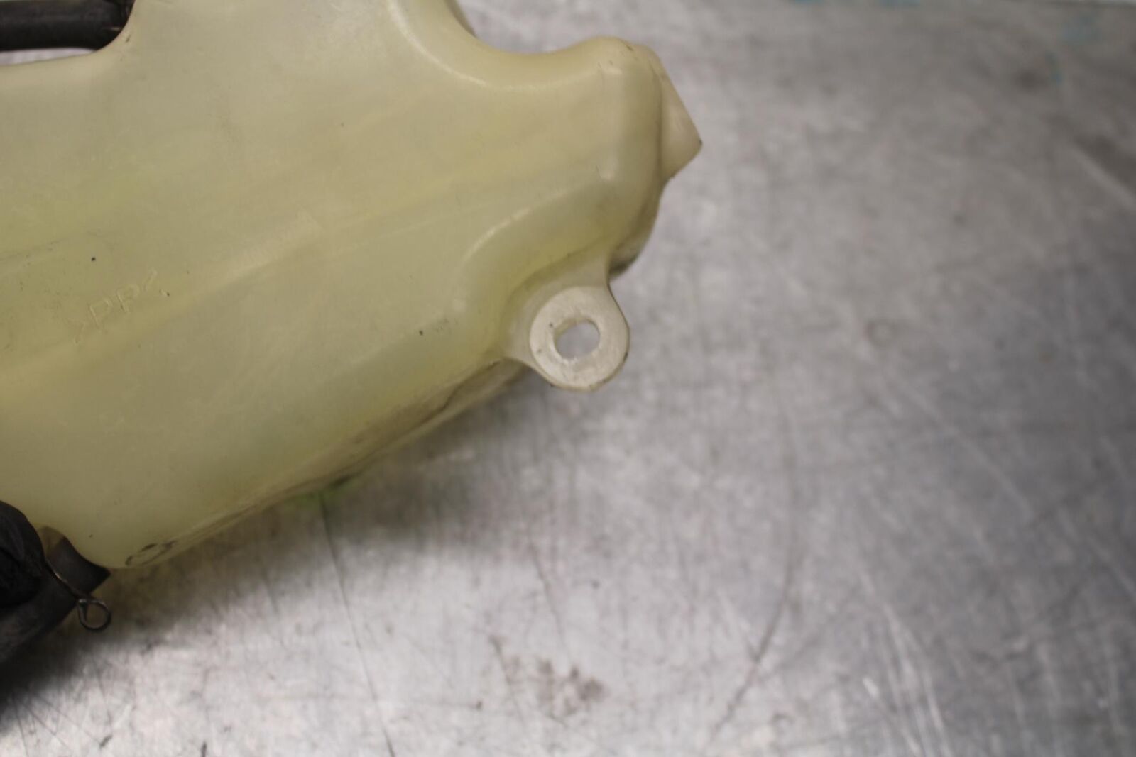 2005 Kawasaki Vulcan 1600 VN1600D Nomad COOLANT WATER TANK RESERVOIR BOTTLE BB55