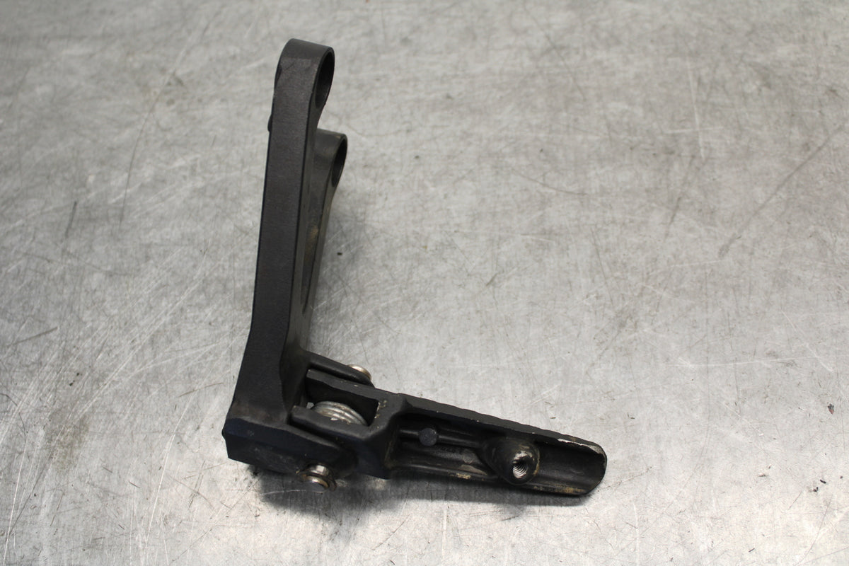 05-06 HONDA CBR600RR LEFT REARSET REAR SET DRIVER FOOT PEG REST STOP BB399