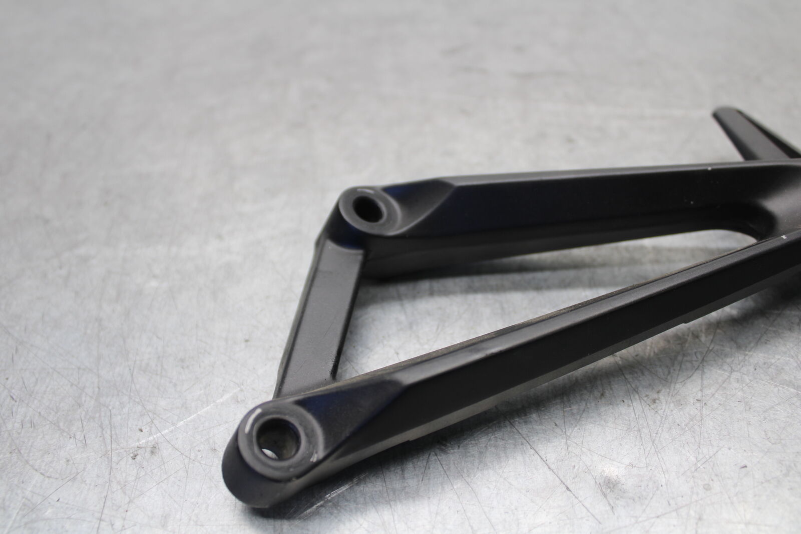 15-17 YAMAHA YZF R3 RIGHT REAR BACK PASSENGER PEG BB651