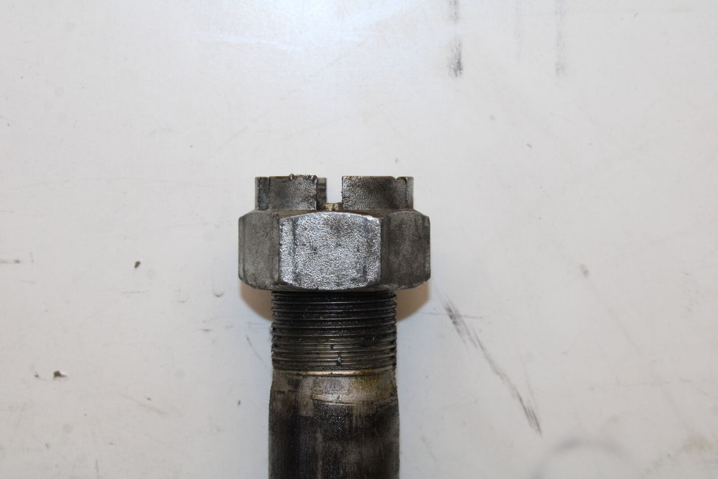 16 KAWASAKI NINJA ZX10R REAR AXLE BACK WHEEL RIM BOLT AXEL 41068-0613 BB650