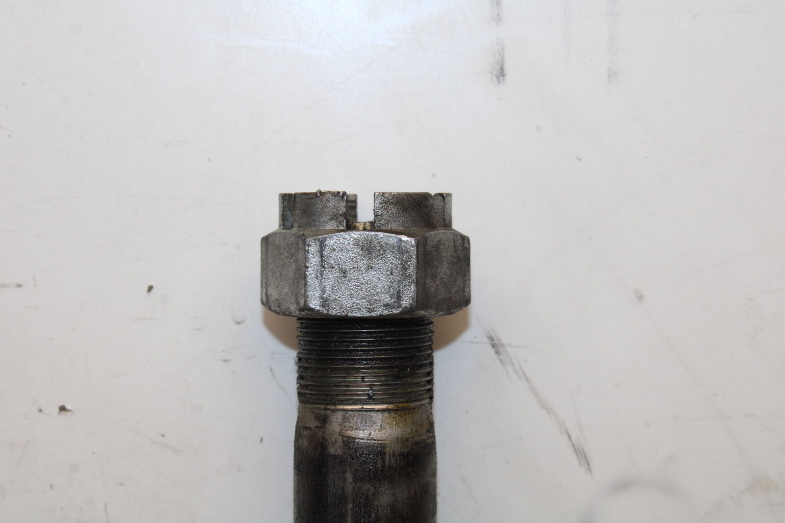 16 KAWASAKI NINJA ZX10R REAR AXLE BACK WHEEL RIM BOLT AXEL 41068-0613 BB650