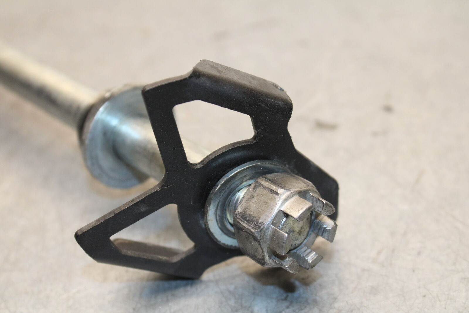 18-23 KAWASAKI NINJA 400 REAR AXLE BACK WHEEL RIM PIVOT BOLT AXEL BB660