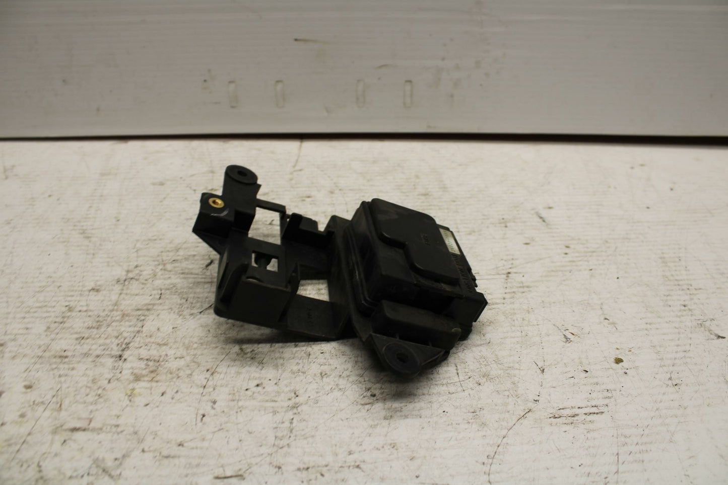 90-07 KAWASAKI ZZR 250 RELAY ASSEMBLY FUSE BOX BB298