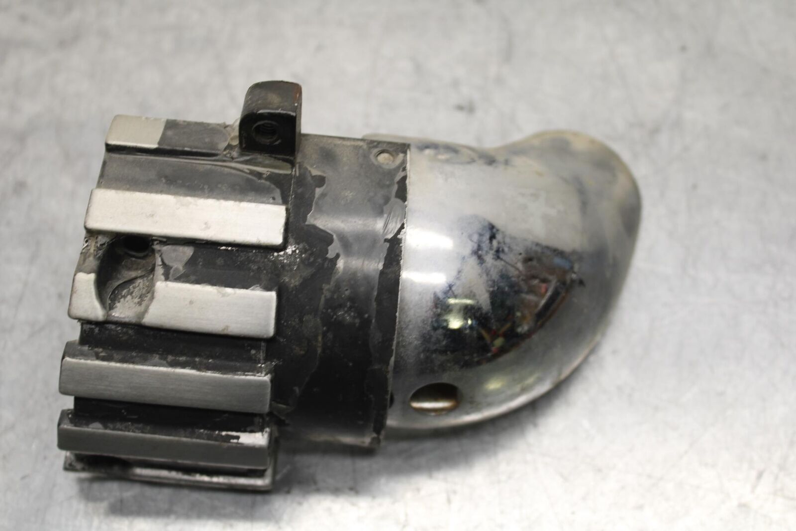 1998 Yamaha Vmax 1200 VMX1200 REAR CYLINDER(S) EXHAUST SHROUD COVER BB620