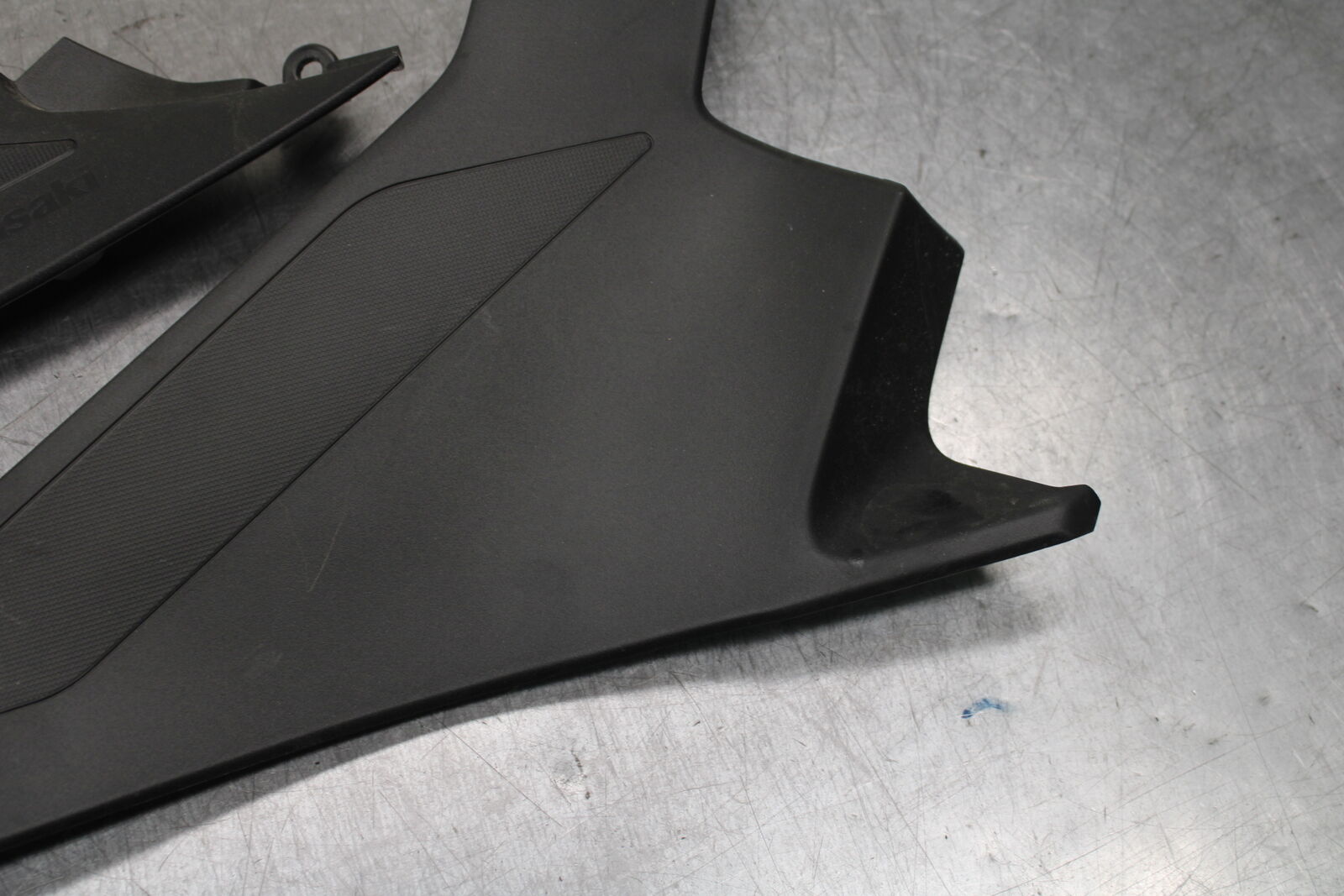 18-23 KAWASAKI NINJA 400 EX400 ABS RIGHT LEFT SIDE SEAT PANELS TRIMS COWLS BB747