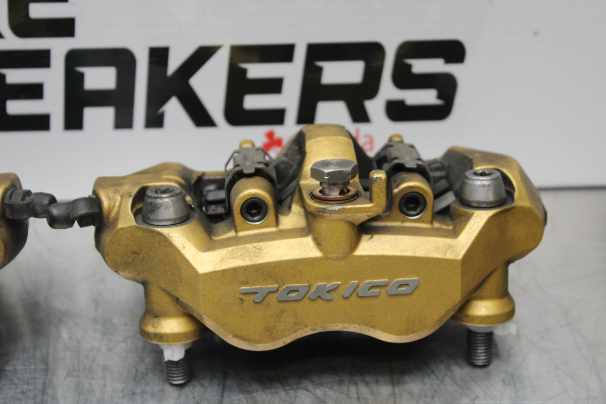 04-05 KAWASAKI NINJA ZX10R RIGHT LEFT FRONT BRAKE CALIPER SET  BB163