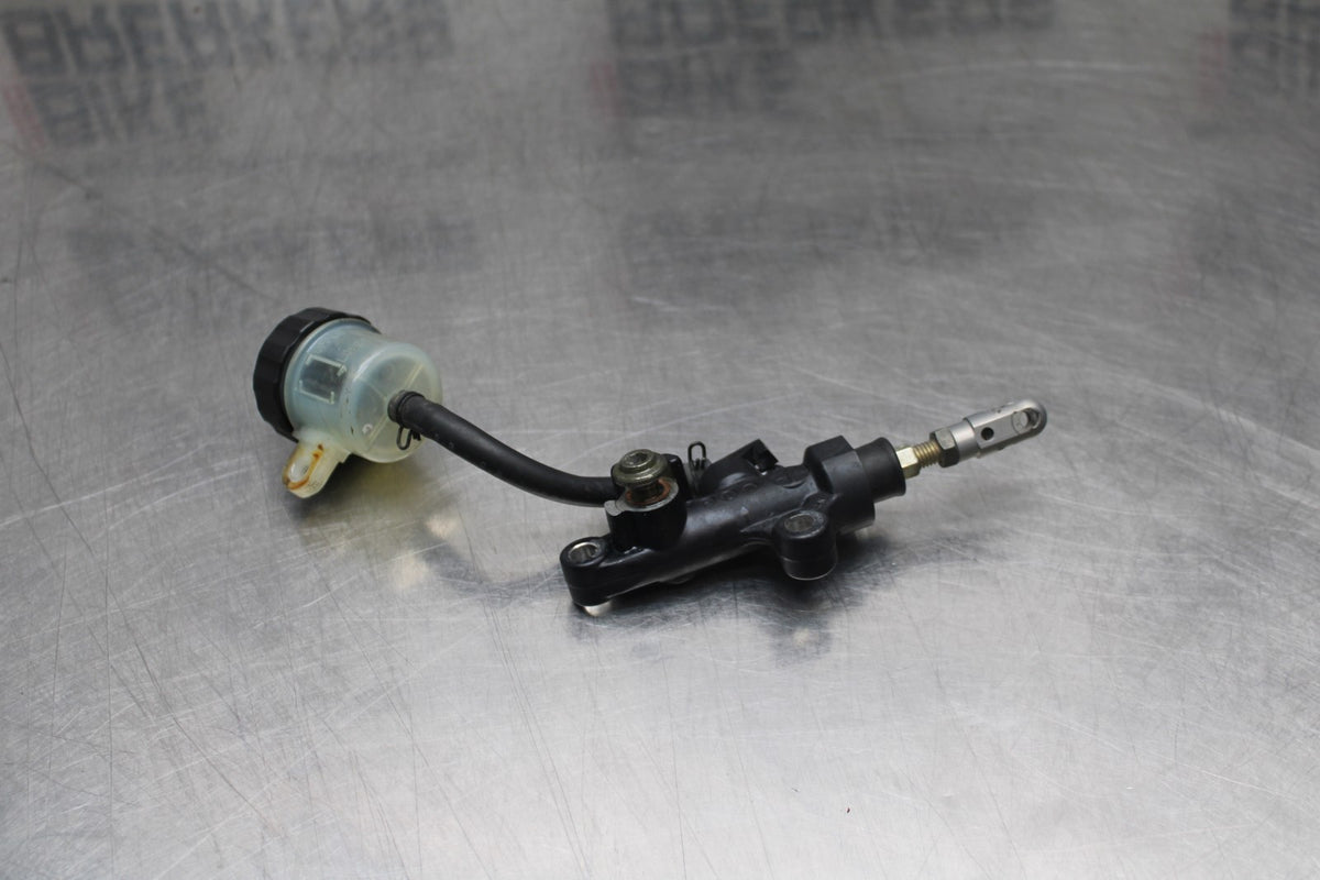 03-05 YAMAHA YZF R6  REAR BACK BRAKE MASTER CYLINDER W RESERVOIR BB793