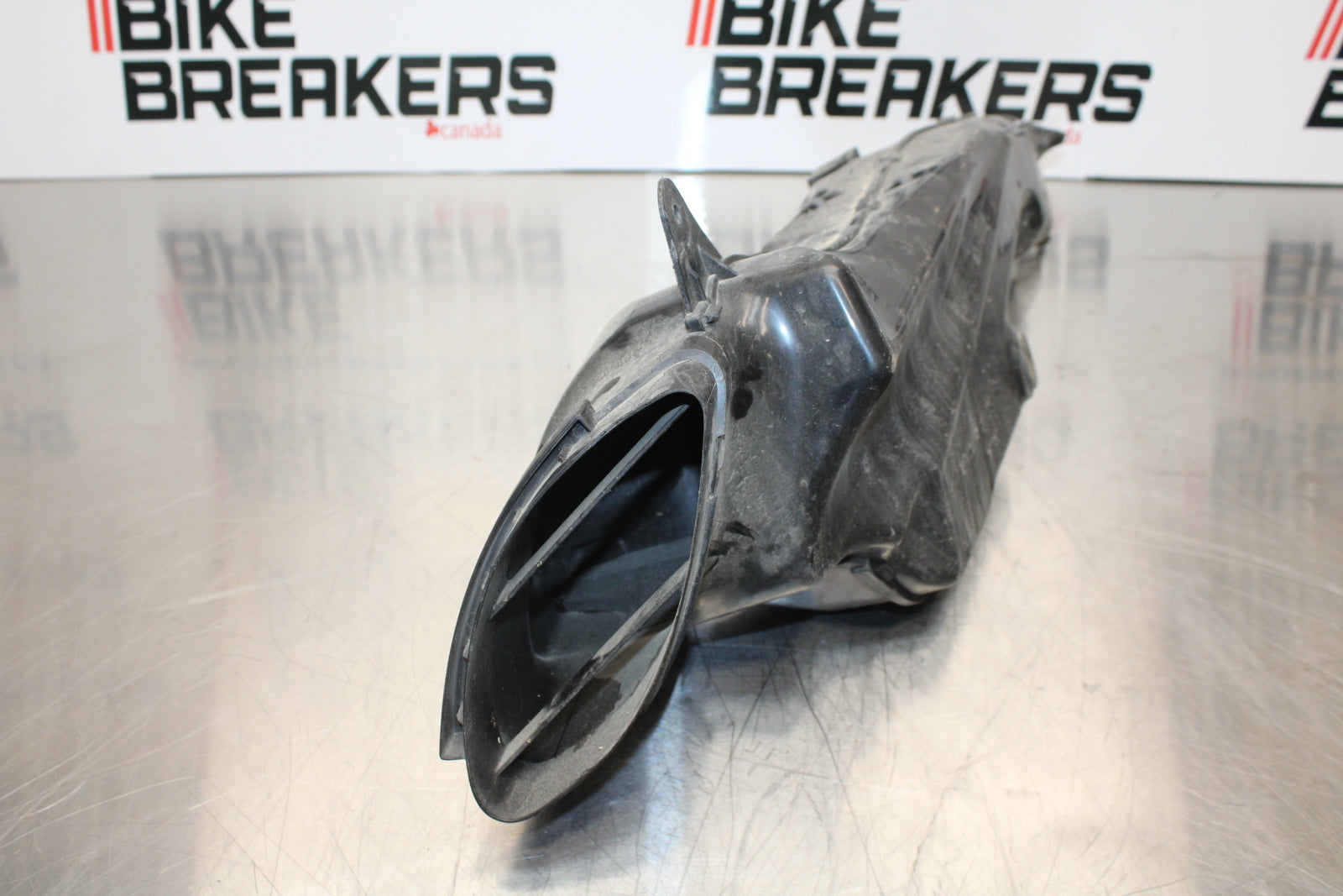 11 SUZUKI GSXR1000 RIGHT LEFT AIR INTAKE DUCTS BB142