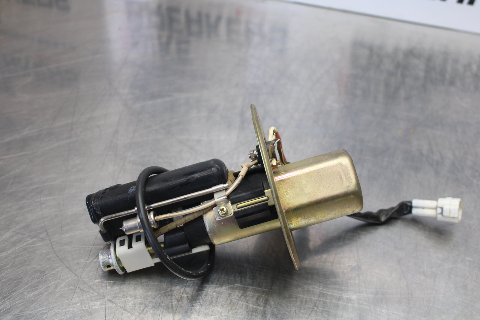 03 SUZUKI SV650S FUEL PUMP GAS PETROL SENDER UNIT