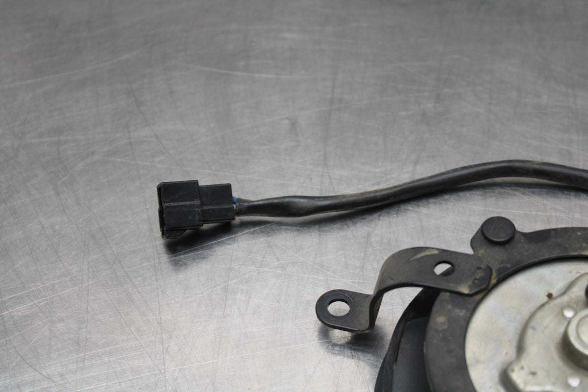 05 YAMAHA YZF R6 RIGHT ENGINE RADIATOR COOLING FAN MOTOR BB858