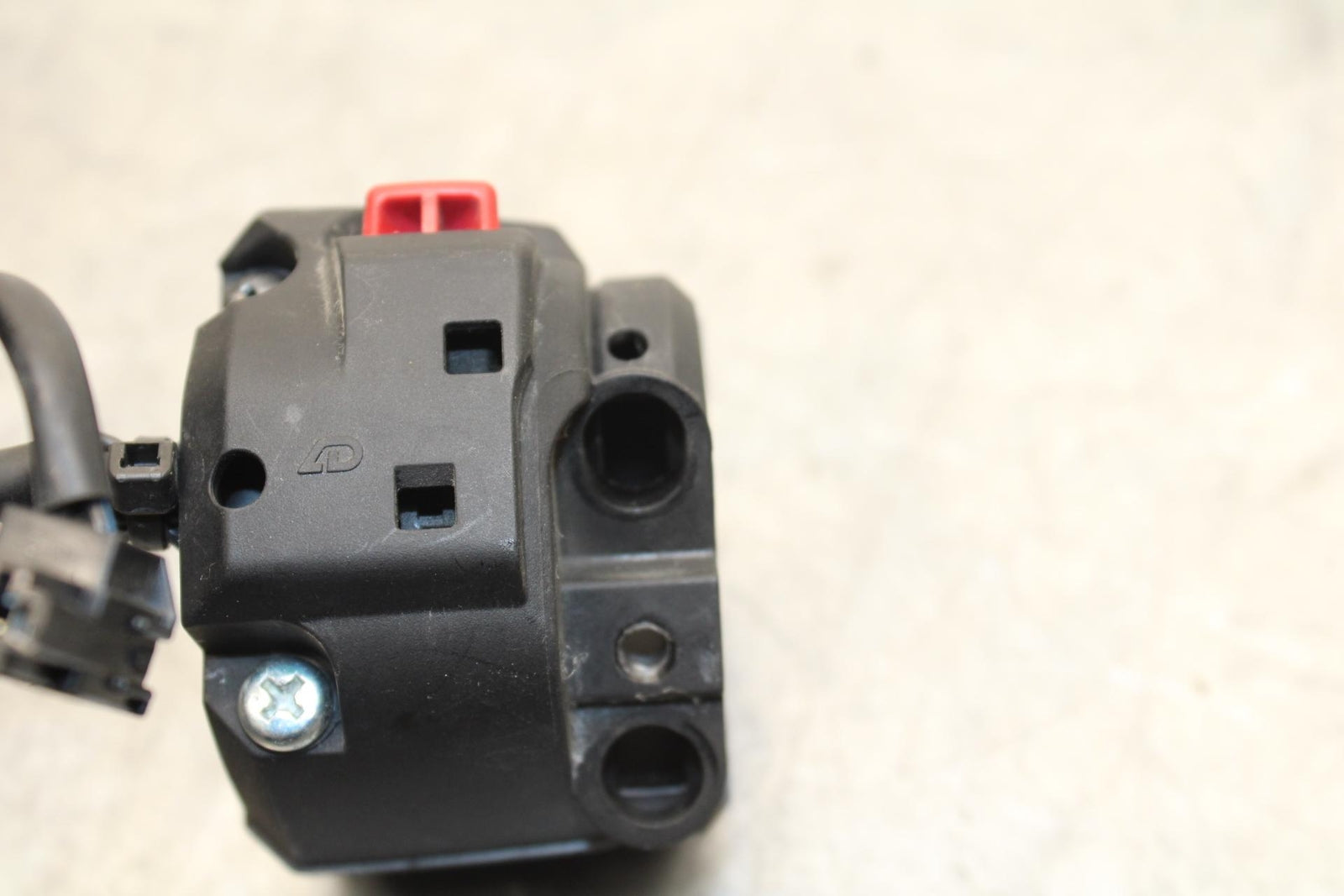 20 SUZUKI GSXR 1000 RIGHT CLIP ON HANDLE KILL OFF START SWITCH  BB597