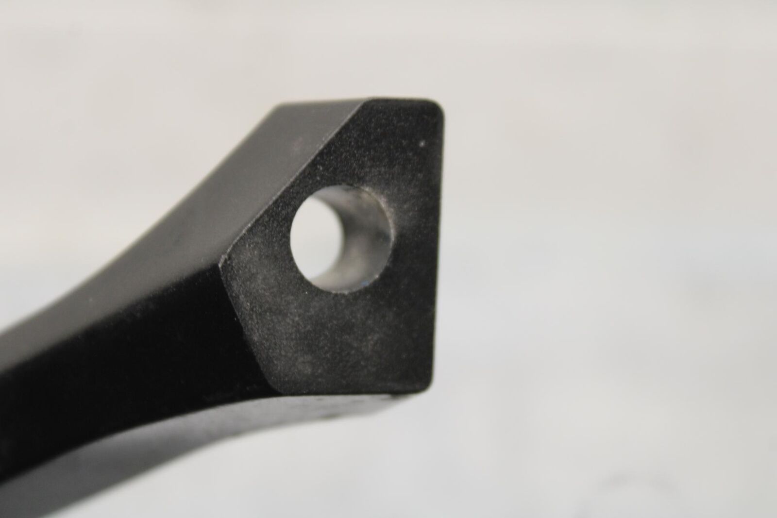 11-23 SUZUKI GSXR 600 LEFT REAR BACK PASSENGER PEG BB582