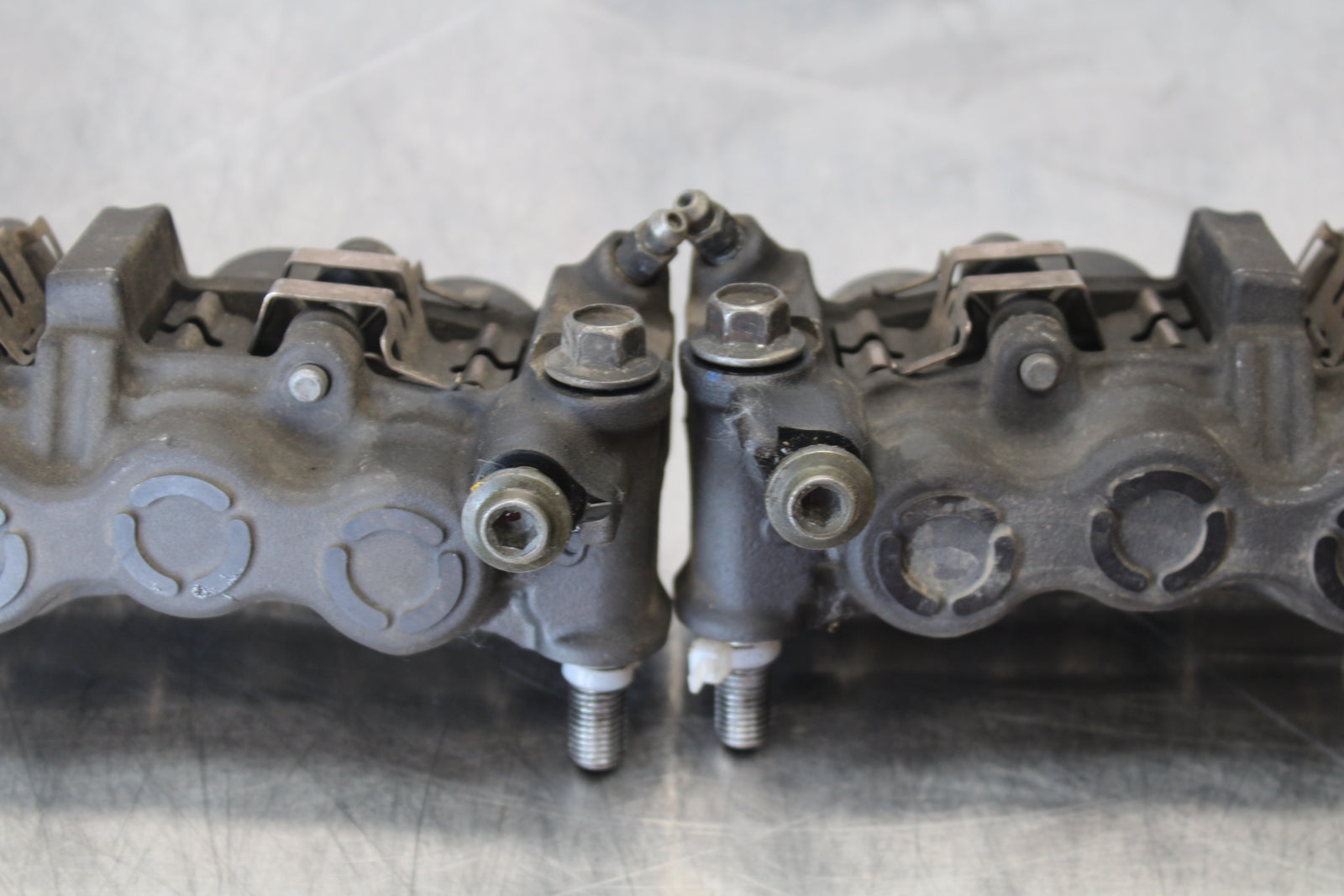 07-08 YAMAHA YZF R1 RIGHT LEFT FRONT BRAKE CALIPER SET PAIR CALIPERS BB160