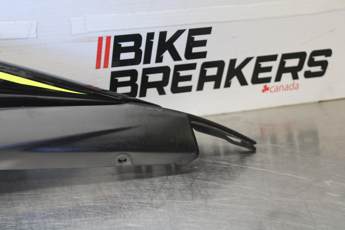 15-17 YAMAHA YZF R3 LEFT REAR BACK TAIL FAIRING COWL SHROUD BB003