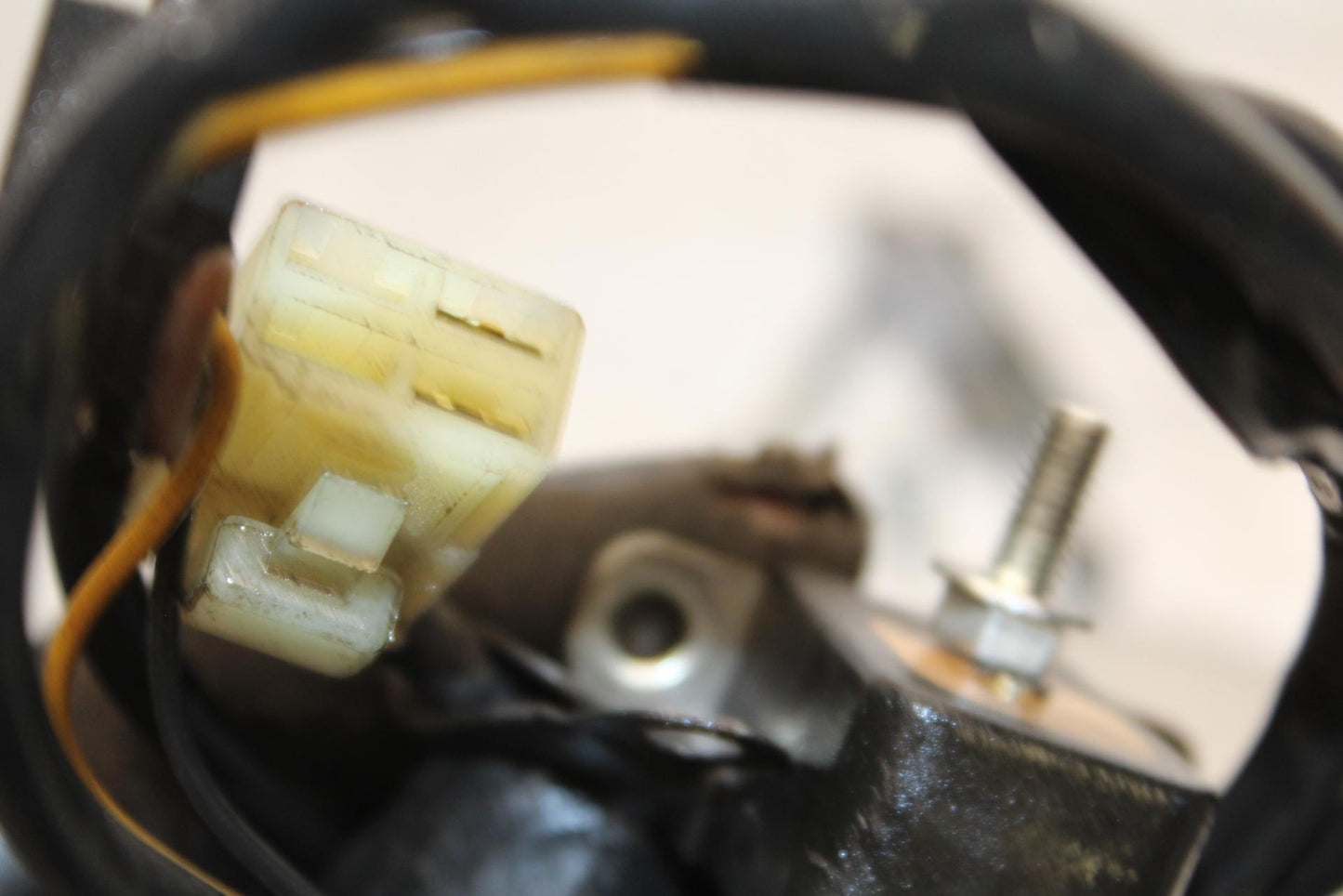 00-01 KAWASAKI ZZR600 ENGINE COVER IGNITION PICKUP BB568