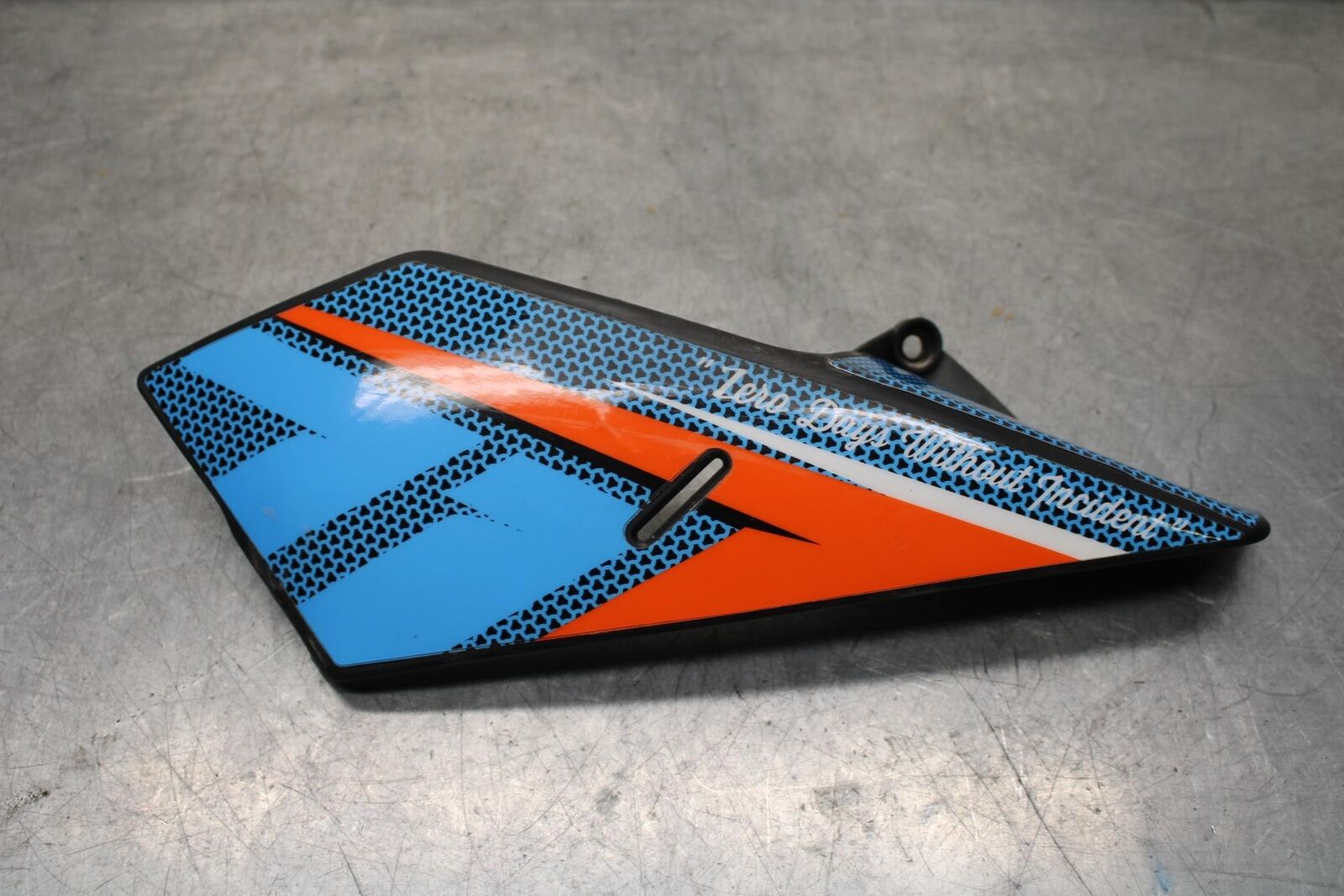 20-24 KTM 890  DUKE R RIGHT TANK SIDE COVER COWL PANEL PAIR SET BB627
