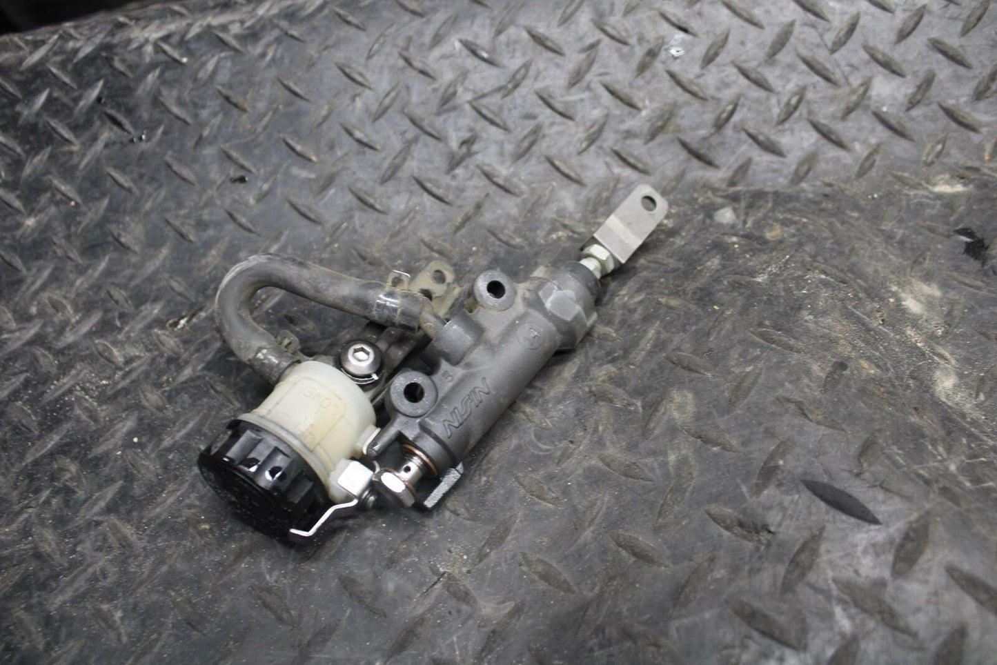 10-11 HONDA CBR1000RR REAR BACK BRAKE MASTER CYLINDER W RESERVOIR BB228