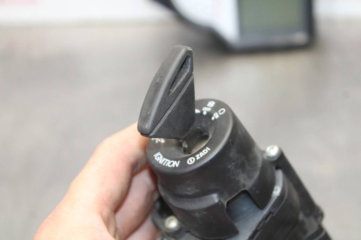 16 APRILIA TUONO V4 1100 IGNITION LOCK GAS CAP SEAT LOCK GAUGE BB905