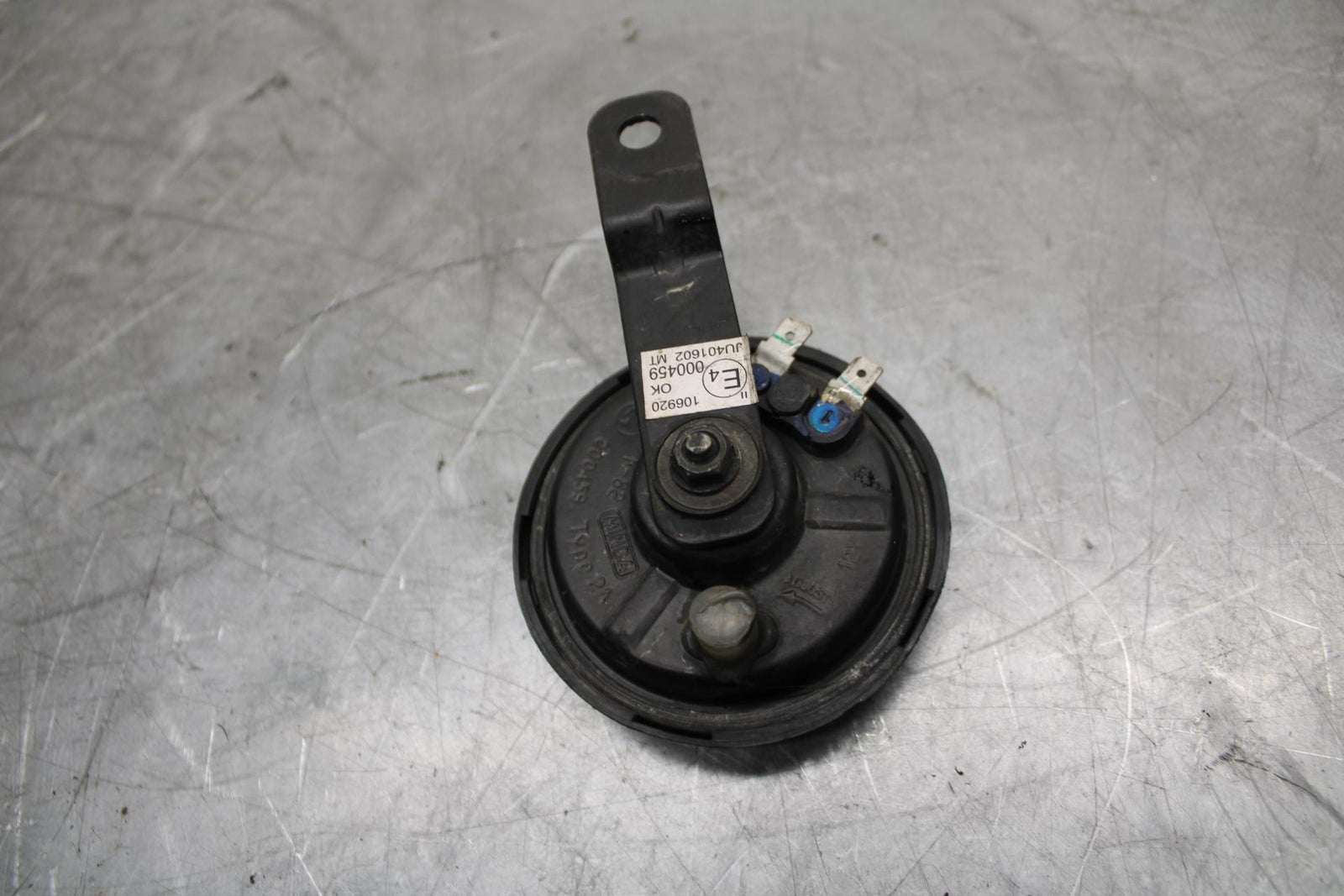 21 HUSQVARNA VITPILEN 401 HORN SIGNAL BB467