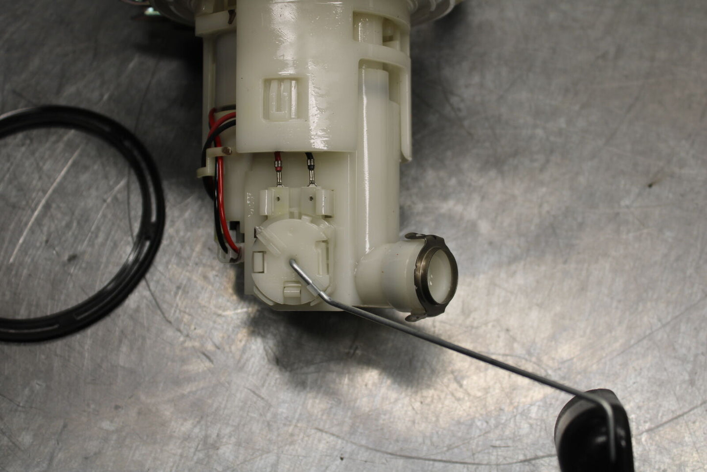 15-16 HONDA CB300F FUEL PUMP GAS PETROL SENDER UNIT BB740