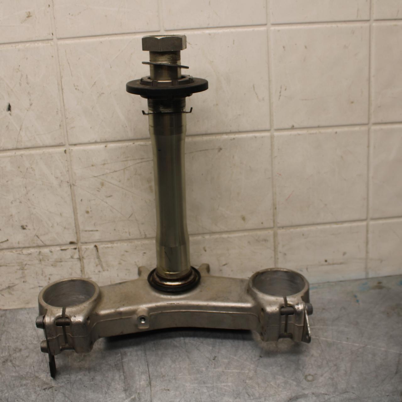 2007 Kawasaki Ninja ZX6R ZX600P FRONT FORKS CLAMP LOWER TRIPLE TREE STEM BB47