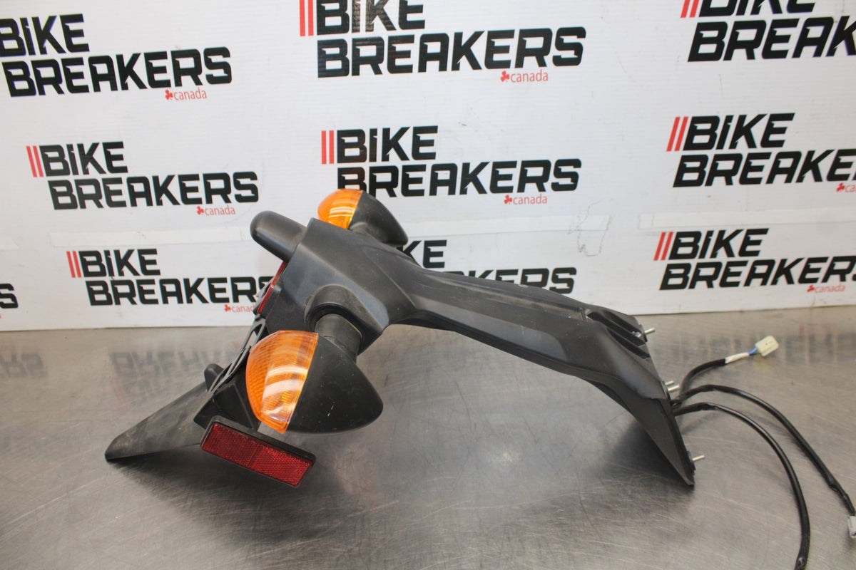 23 YAMAHA YZF R3 REAR BACK FENDER MUD GUARD BB003-B