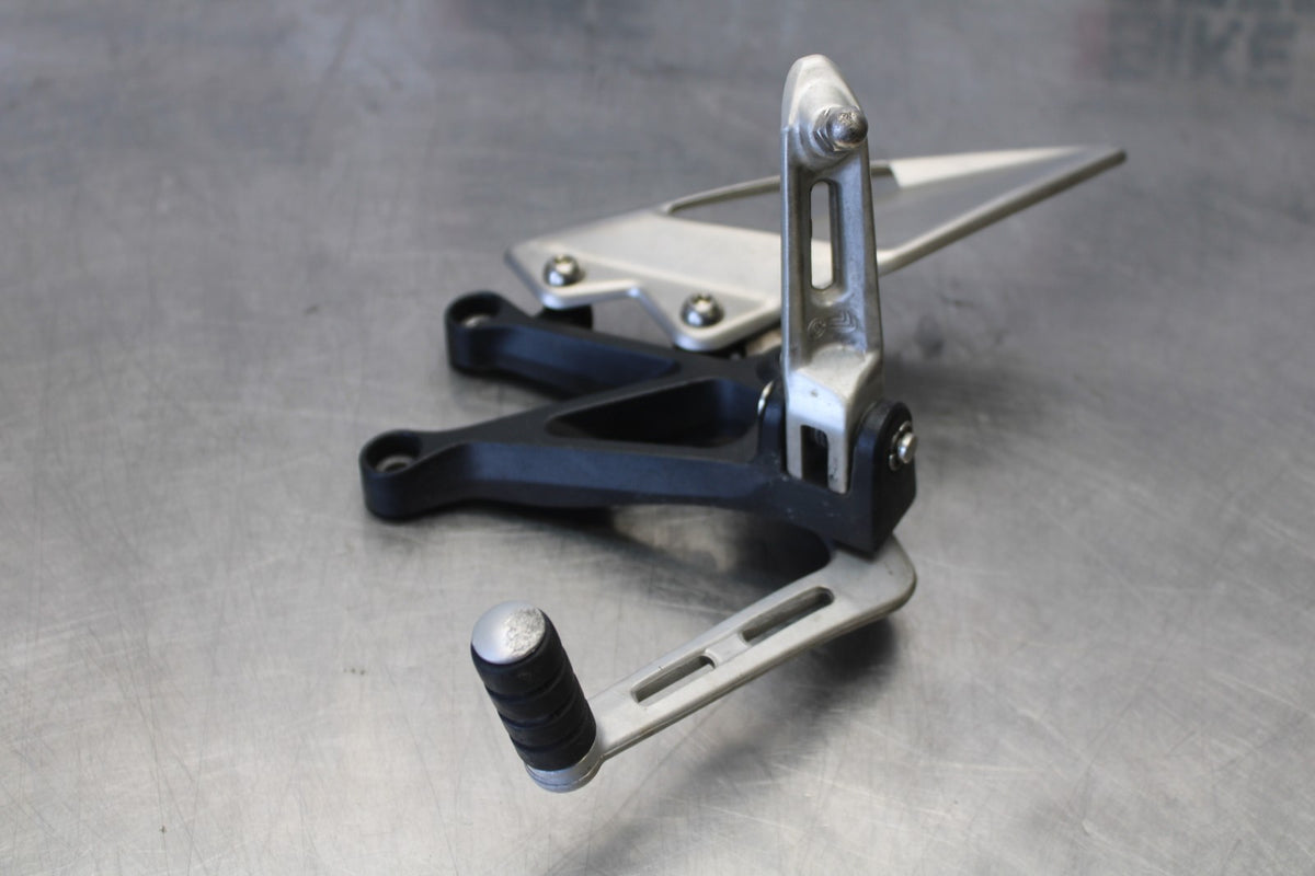 20 TRIUMPH STREET TRIPLE 765 LEFT REARSET REAR SET FOOT PEG REST STOP  BB864