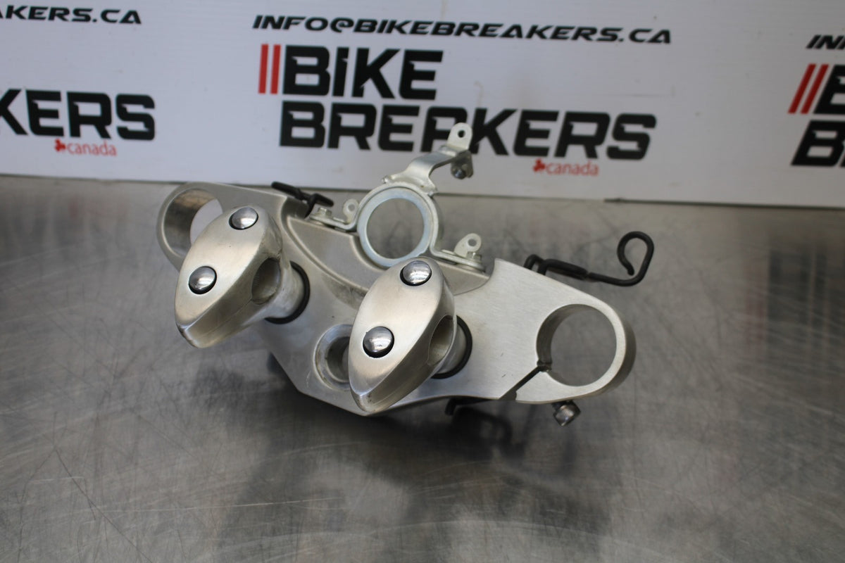 09 YAMAHA V STAR 950 FORKS UPPER TRIPLE TREE CLAMP BB172