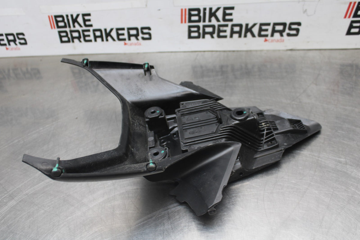 16 DUCATI 959 PANIGALE CENTER REAR BACK TAIL FAIRING COWL BB912