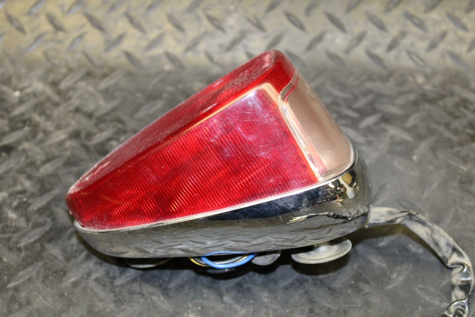 06-09 YAMAHA V STAR 1100 TAILLIGHT REAR TAIL BRAKE LIGHT BB184