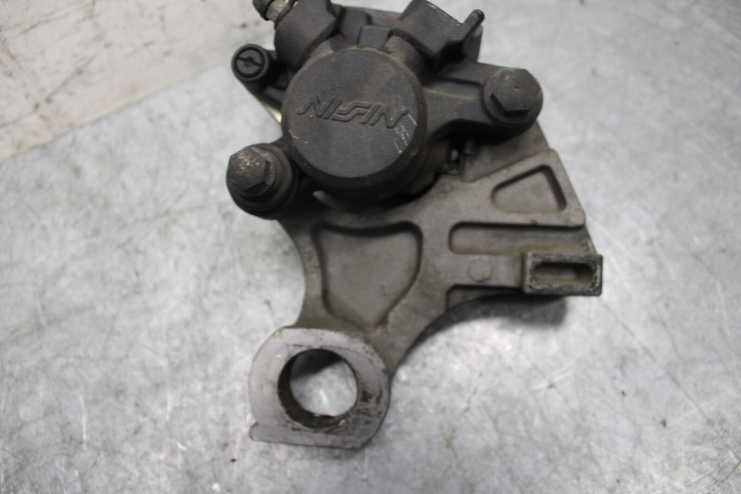 2003 Yamaha YZF R6 REAR BACK BRAKE CALIPER W MOUNT BRACKET BB539