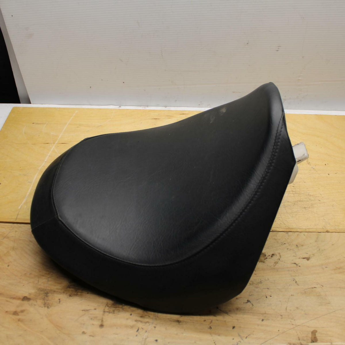 09-10 SUZUKI BOULEVARD M109R FRONT DRIVERS SEAT PAD SADDLE  BB318