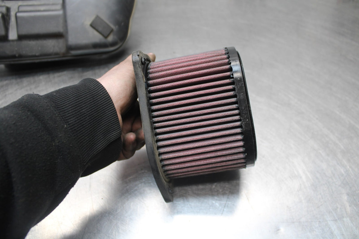2006 Suzuki Boulevard C90 AIRBOX AIR INTAKE FILTER BOX BB849