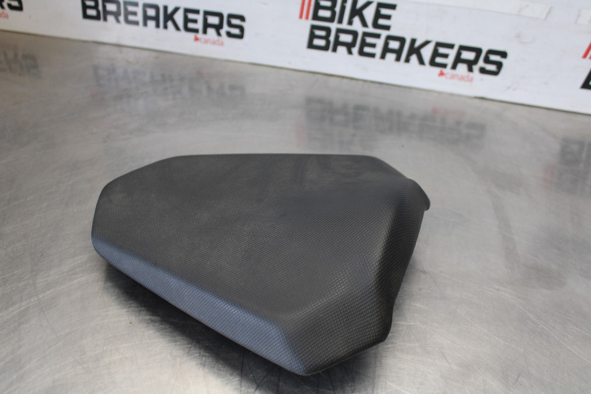 16 HONDA CB500F ABS REAR BACK PASSENGER TANDEM SEAT PAD SADDLE PILLION BB930