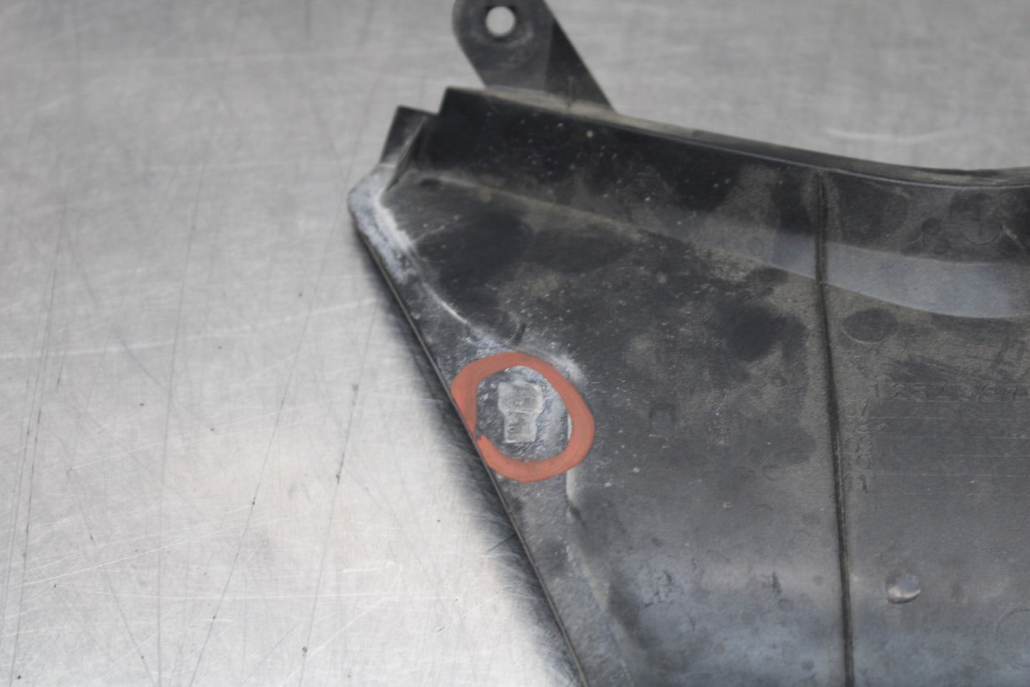 08 KAWASAKI NINJA ZX10R CENTER REAR BACK TAIL FAIRING COWL BB201