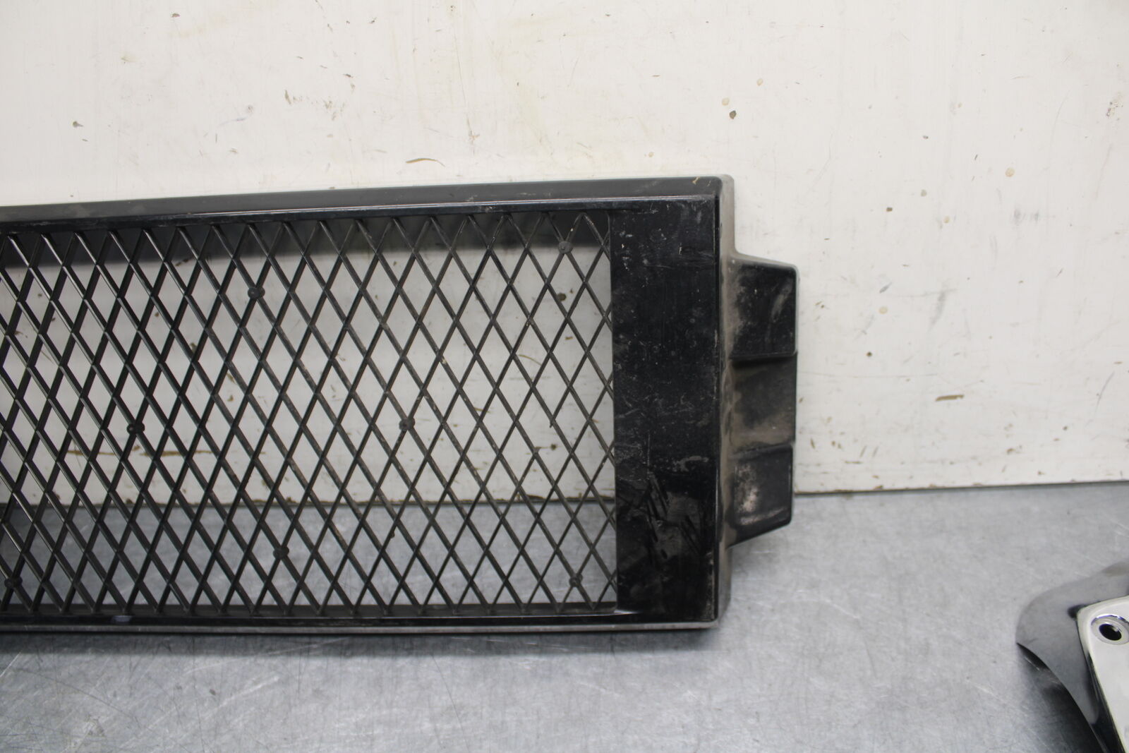 05-06 SUZUKI BOULEVARD M50 RADIATOR GRILLE GRILL SHIELD GUARD 17760-41F00 BB671