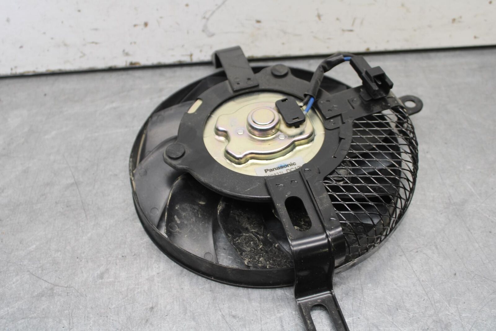 11-23 SUZUKI GSXR 750 ENGINE RADIATOR COOLING FAN BB630