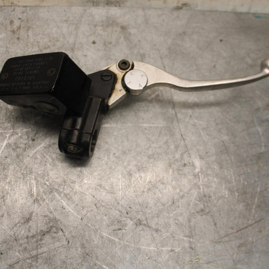 1993 Suzuki GSXR1100W FRONT BRAKE MASTER CYLINDER w/ LEVER BB46