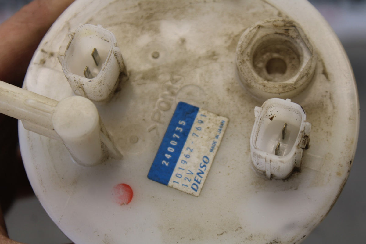 15 TRIUMPH TIGER 800 FUEL PUMP GAS PETROL SENDER UNIT BB873